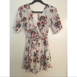 Francesca’s Romper NEVER WORN size small